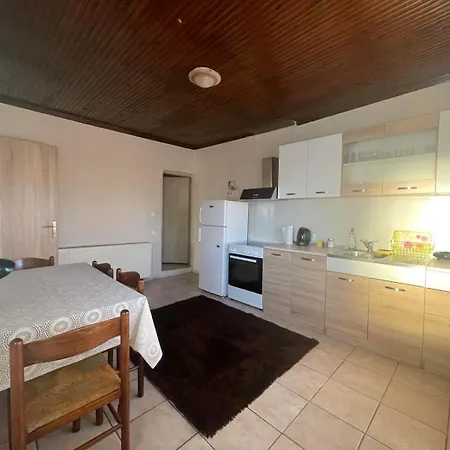 μονοκατοικια 3 δωματιων *