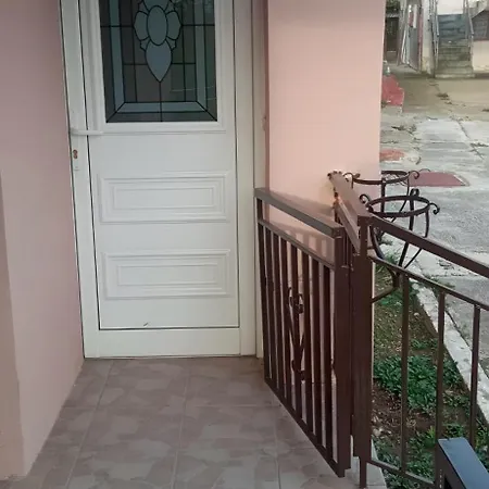 μονοκατοικια 3 δωματιων *